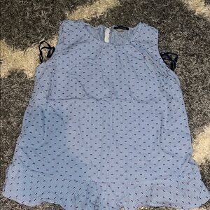 Blue Sleeveless Top with Pattern size Large